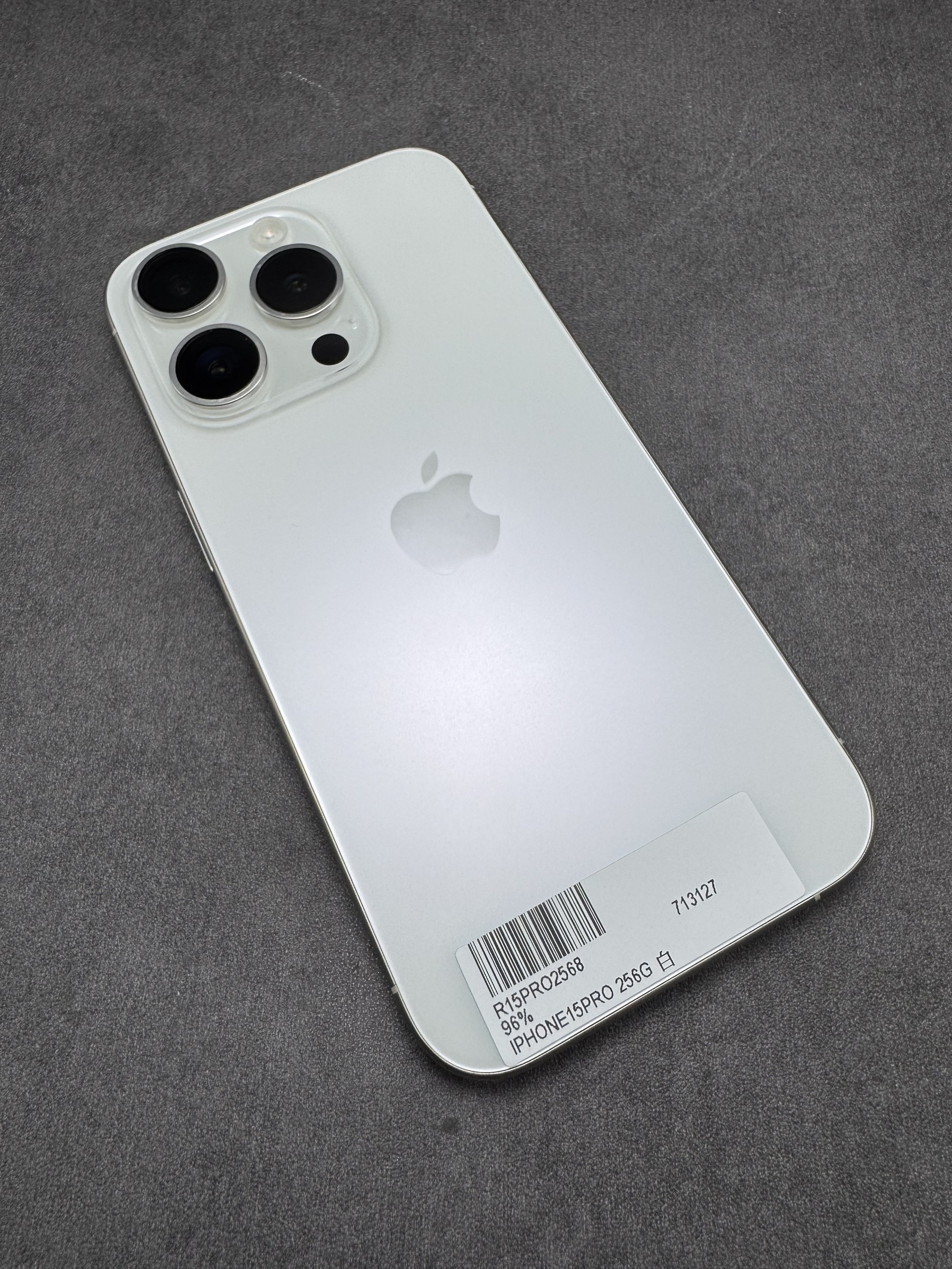 IPHONE 15PRO 256G 白 電池96% (3127) 無盒